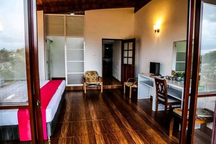 The Tenthola Kandy Room photo