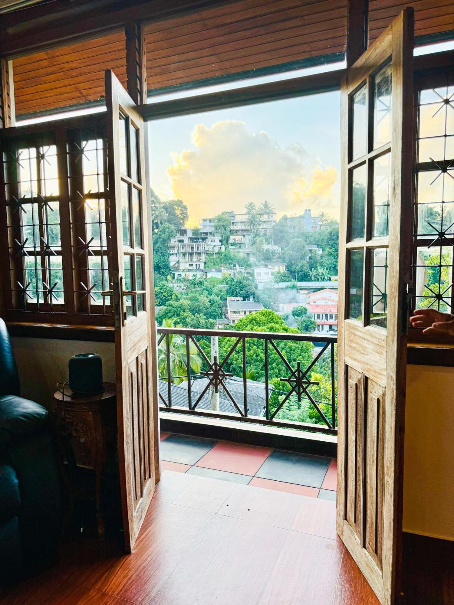 The Tenthola Kandy Exterior photo